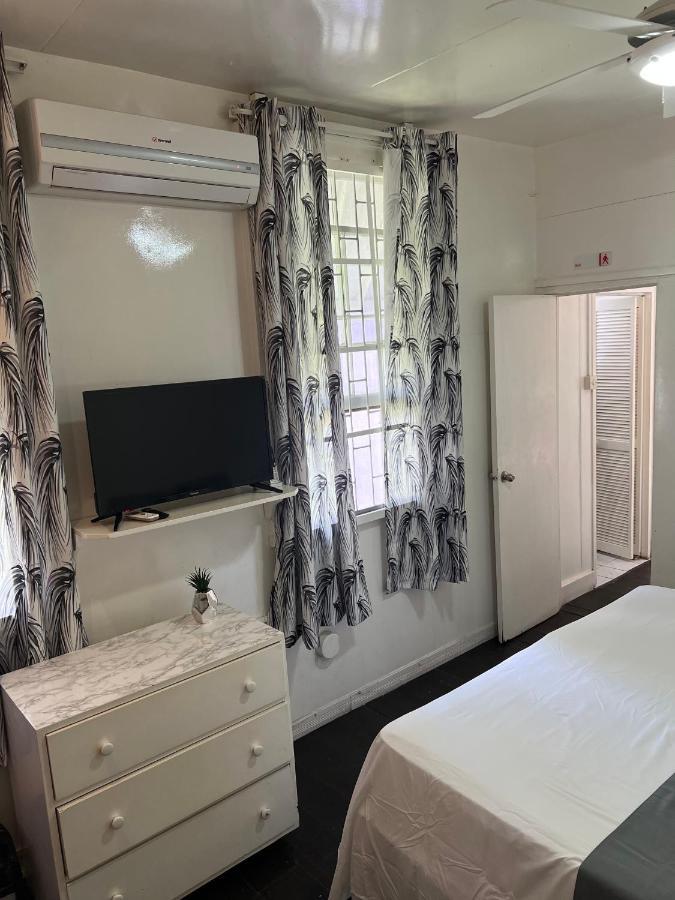 Beach Guest House Cleverdale Bridgetown Buitenkant foto