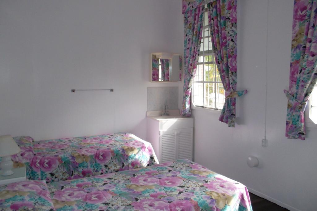Beach Guest House Cleverdale Bridgetown Buitenkant foto